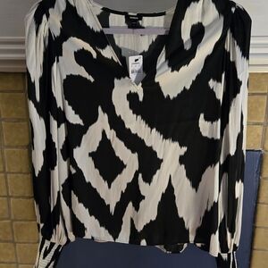 Express Black and Ivory V-Neck Abstract Print Blouse